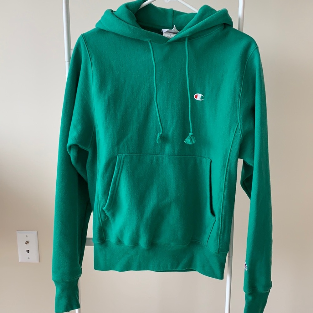 Champion hoodie in green color. Cozy and special!